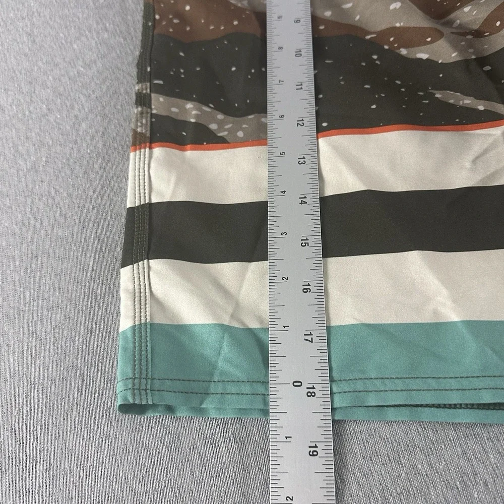Vissla Board Shorts Men's 31 Multicolor Camo Stretch Swim Trunks Pool Beach